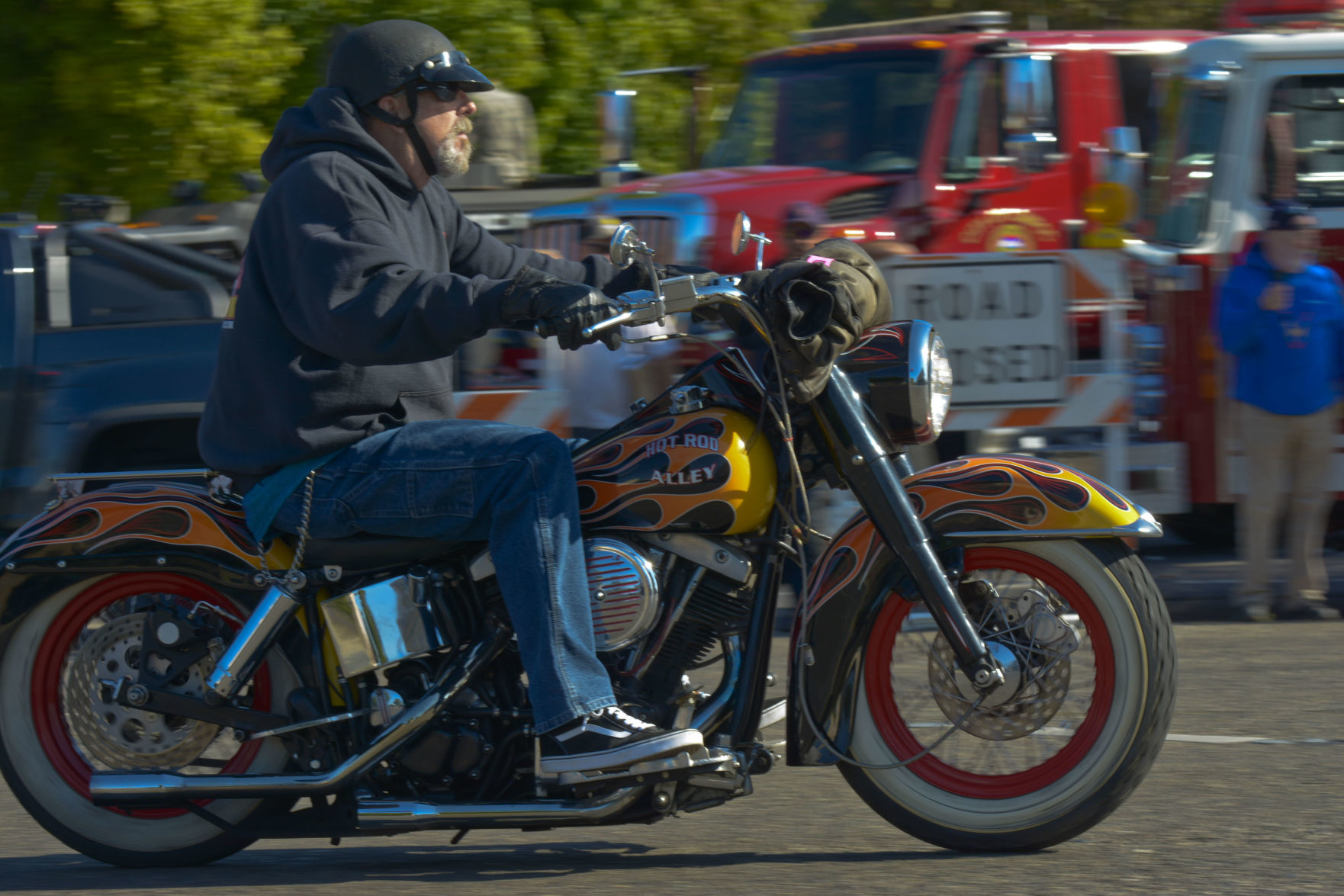 080919 LPD car cruise 06.jpg